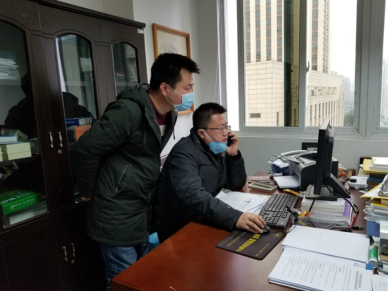 1月31日统计与发展研究部刘小利同志协助委机关新冠肺炎物资保障组开展统计工作